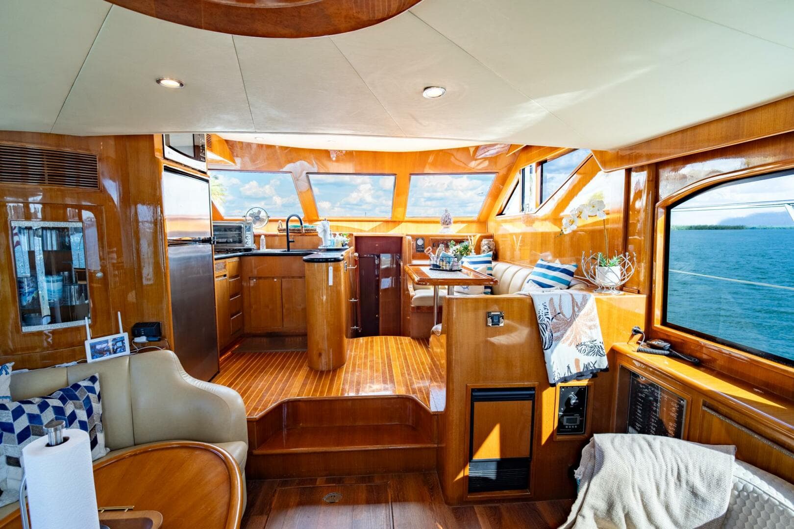 2007 Ocean Alexander 52 Sedan — photo 18