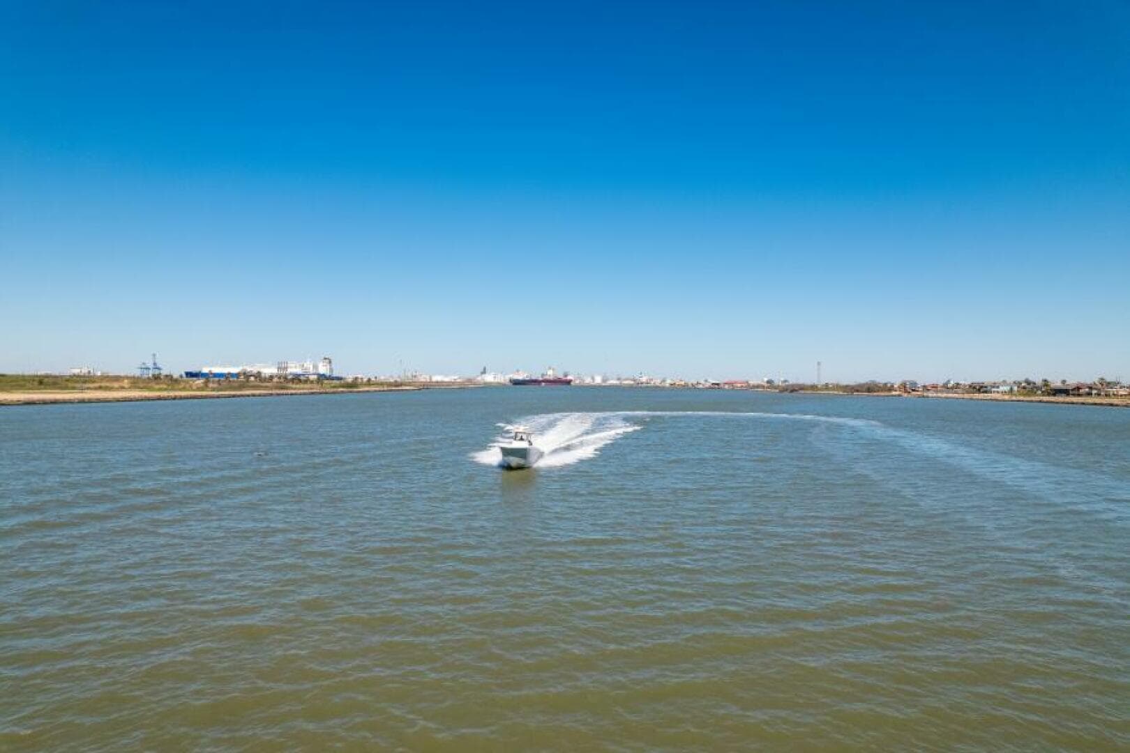 2019 Invincible 39 Open — photo 40