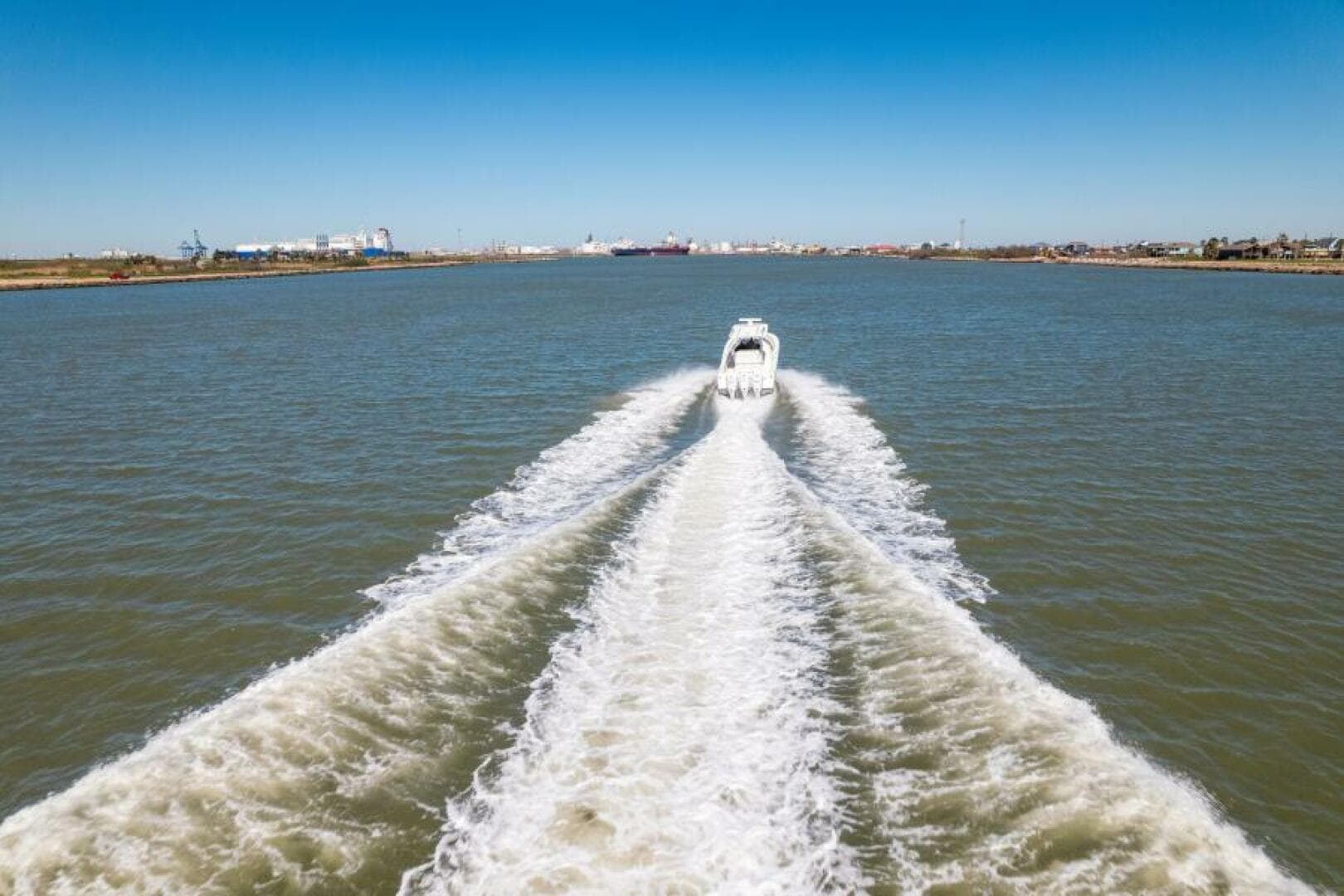 2019 Invincible 39 Open — photo 57