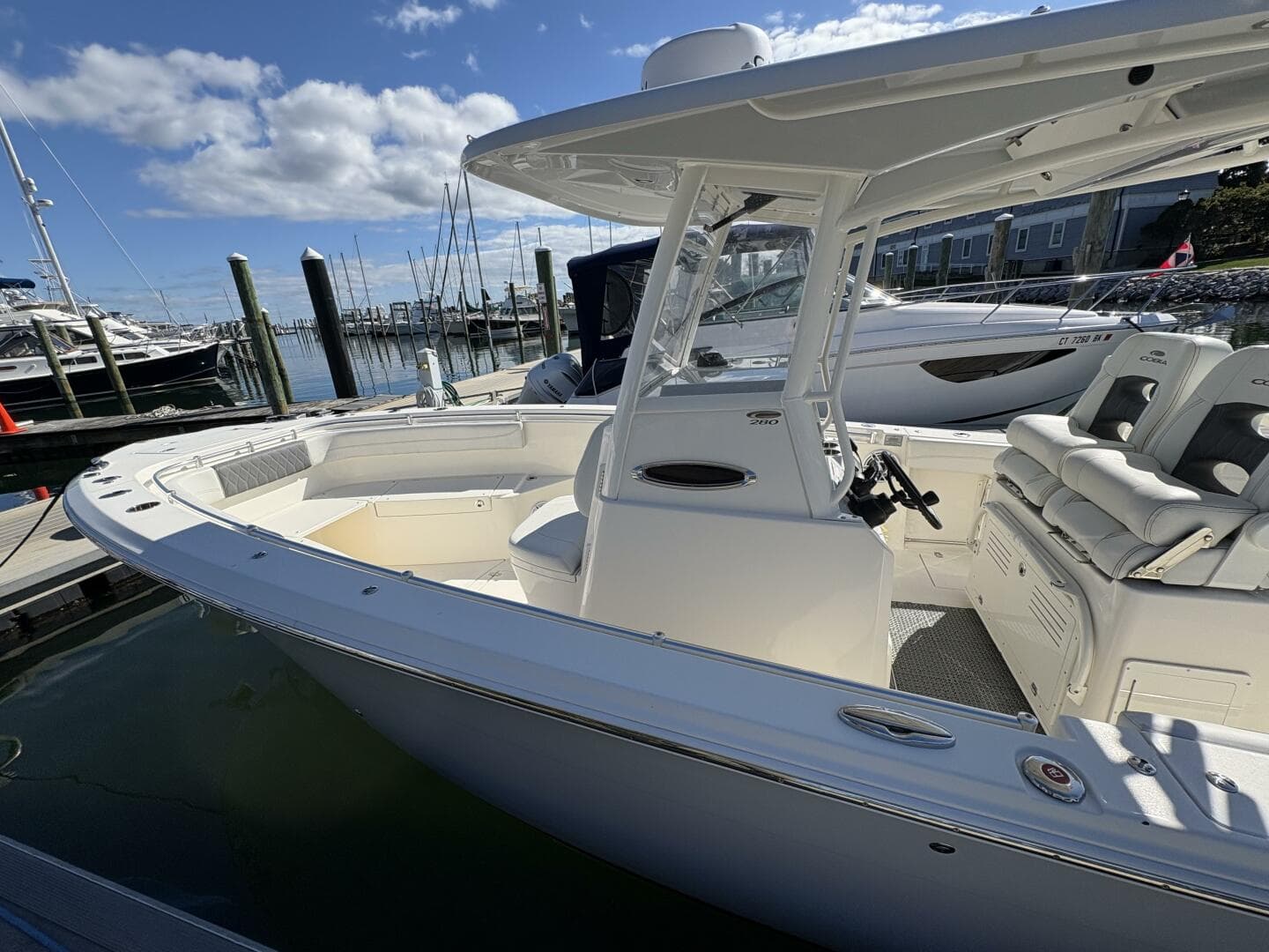 2022 Cobia 28 — photo 4