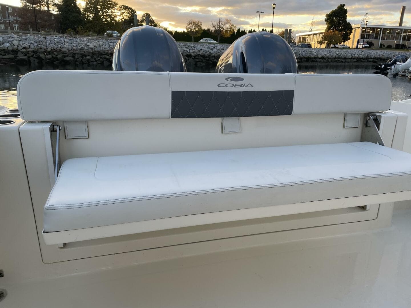 2022 Cobia 28 — photo 74