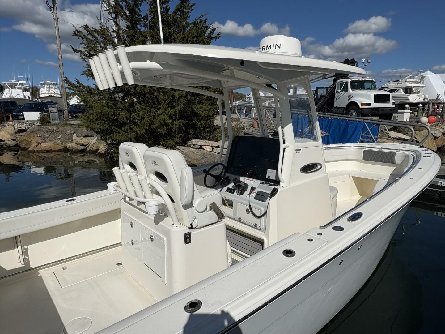 2022 Cobia 28 — photo 17
