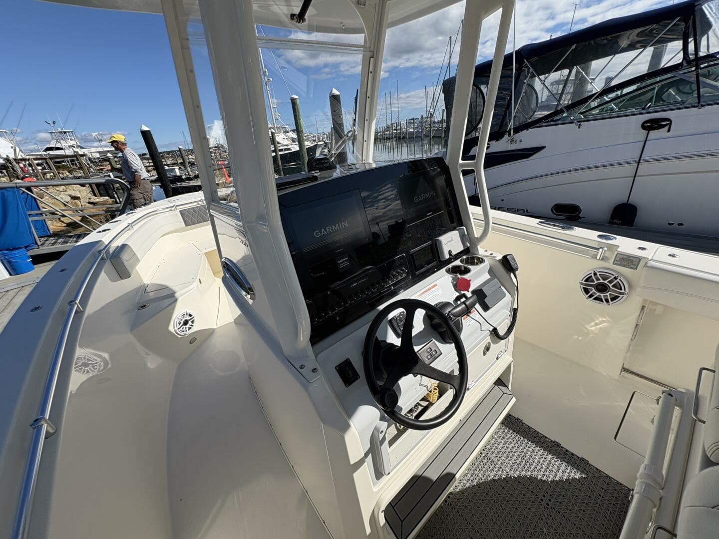 2022 Cobia 28 — photo 29