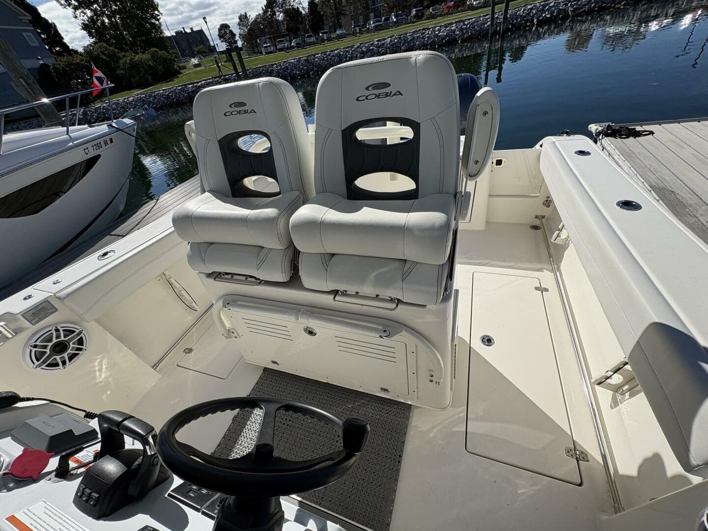 2022 Cobia 28 — photo 28