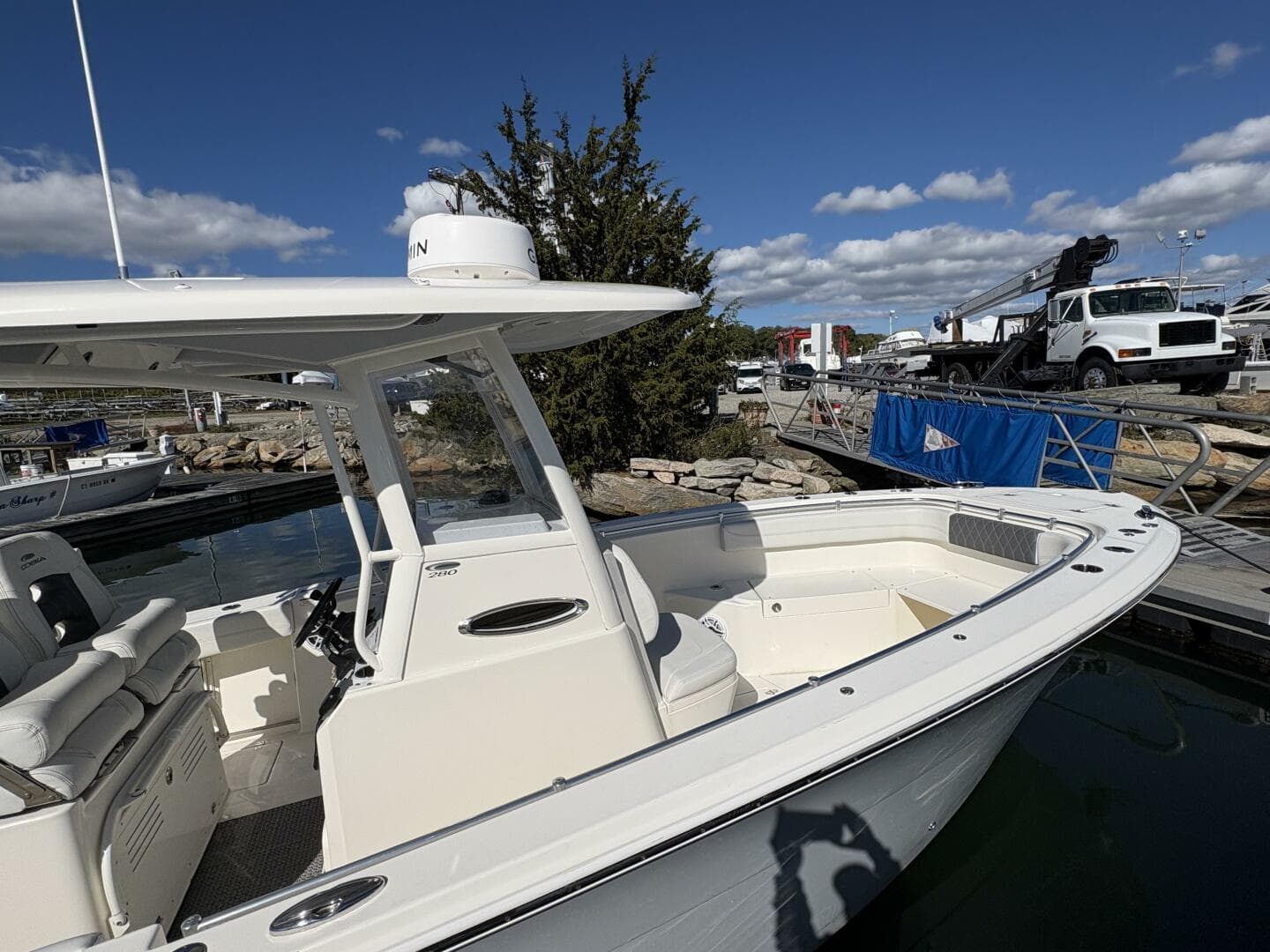 2022 Cobia 28 — photo 12
