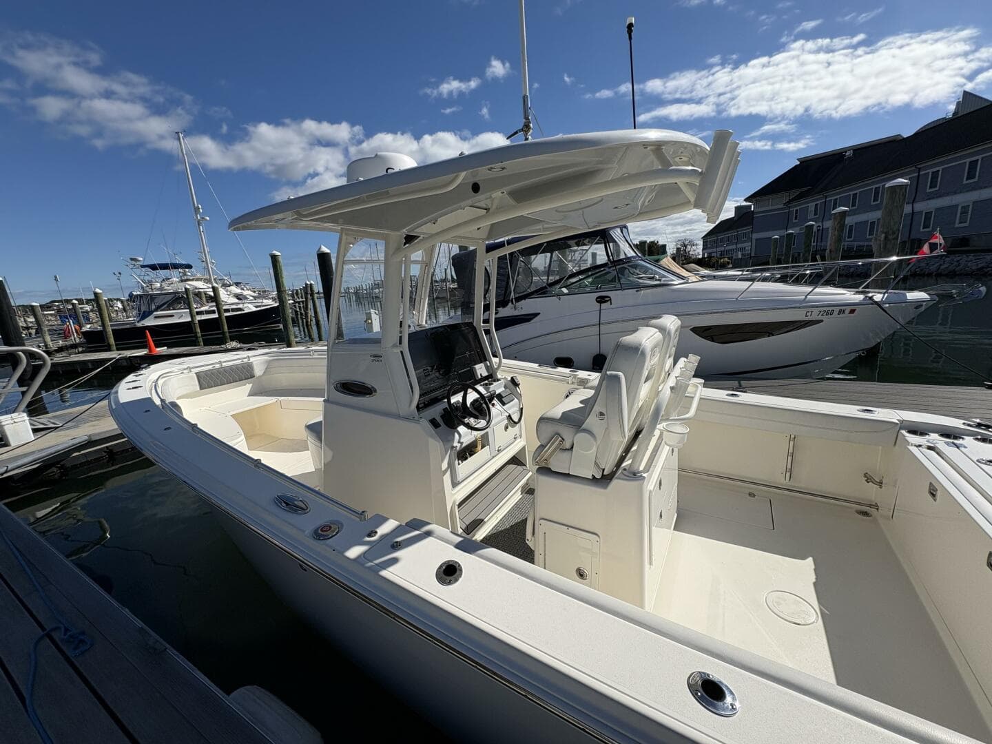 2022 Cobia 28 — photo 6