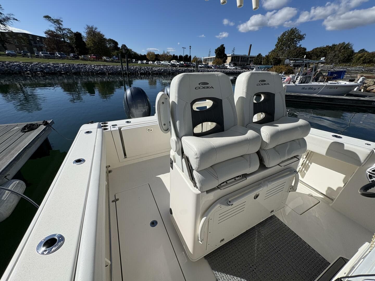 2022 Cobia 28 — photo 37