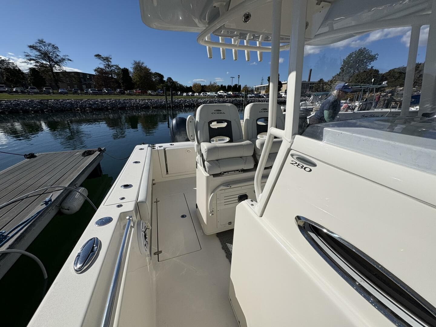 2022 Cobia 28 — photo 36