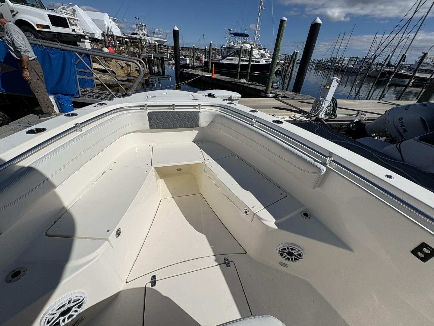 2022 Cobia 28 — photo 32