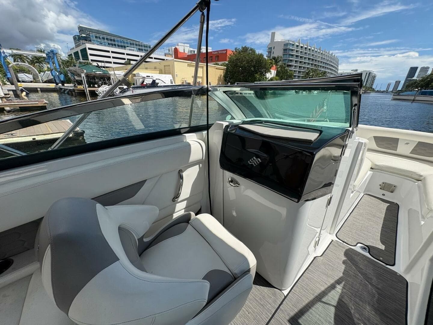 2020 Four Winns Hd 240 OB — photo 7