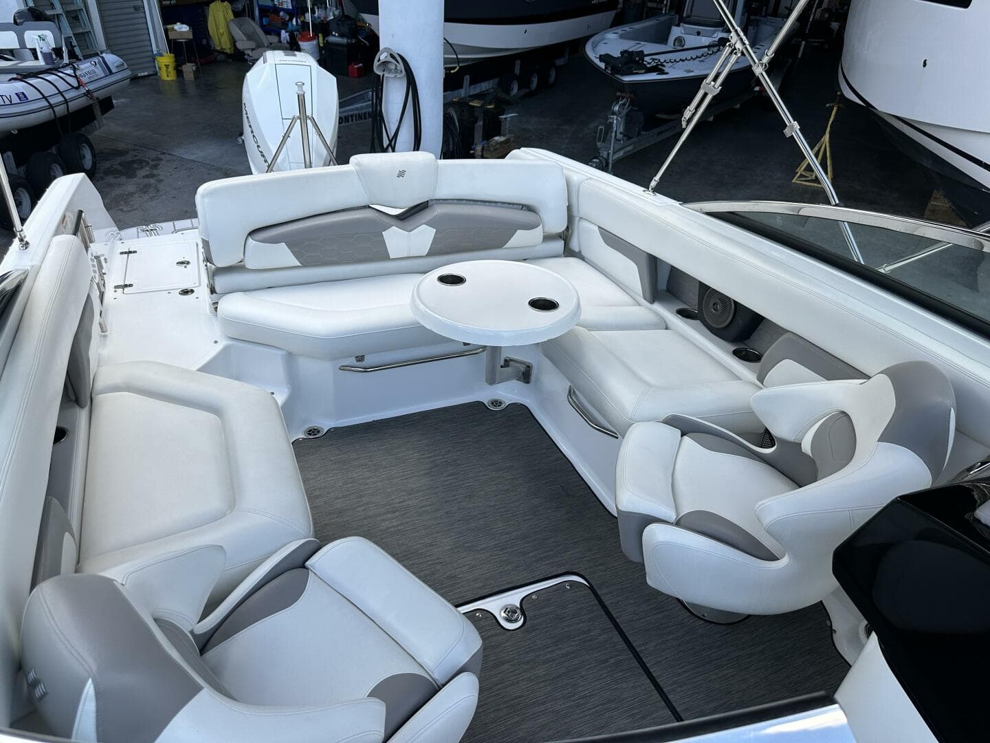 2020 Four Winns Hd 240 OB — photo 32