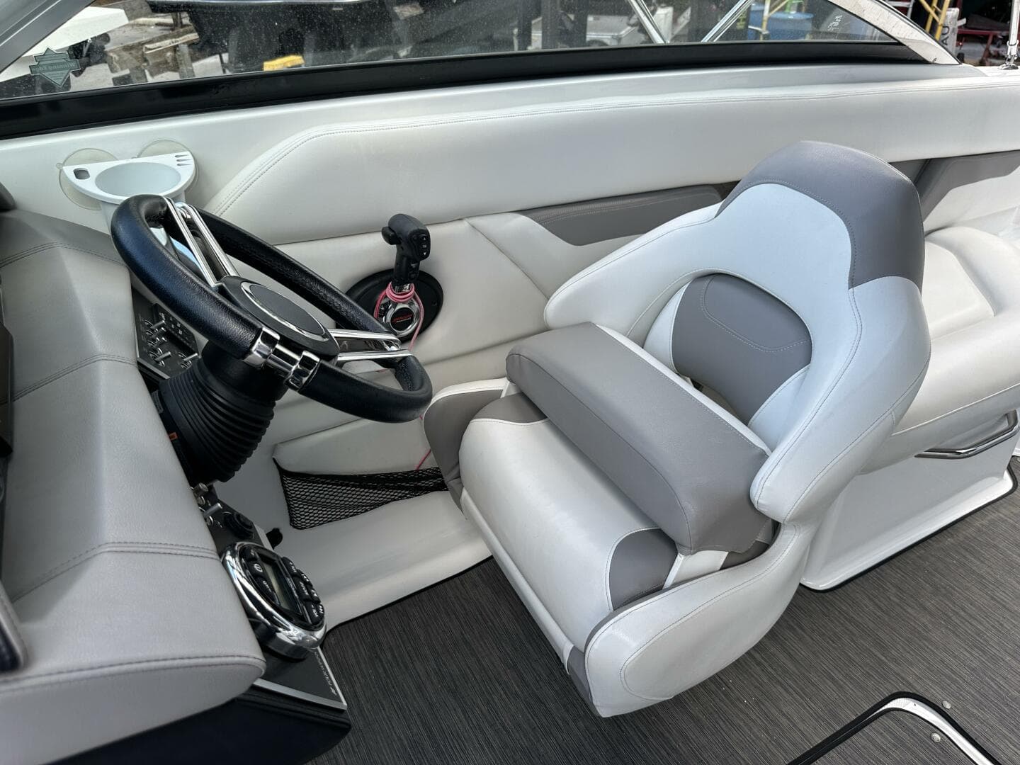 2020 Four Winns Hd 240 OB — photo 33