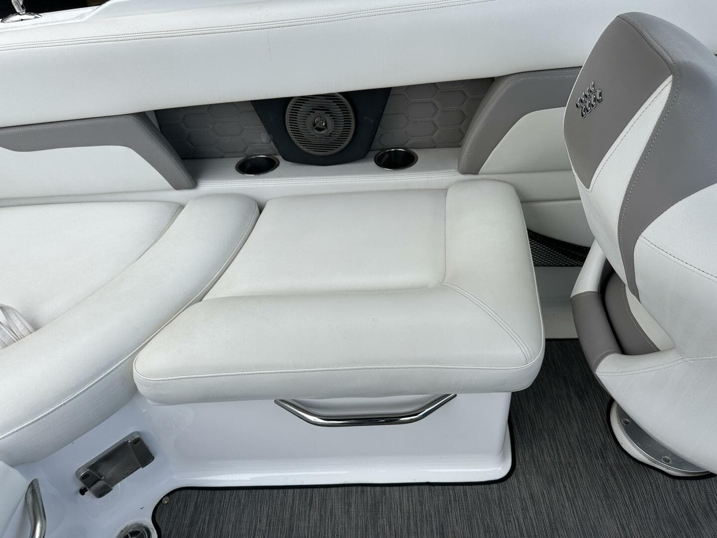 2020 Four Winns Hd 240 OB — photo 48