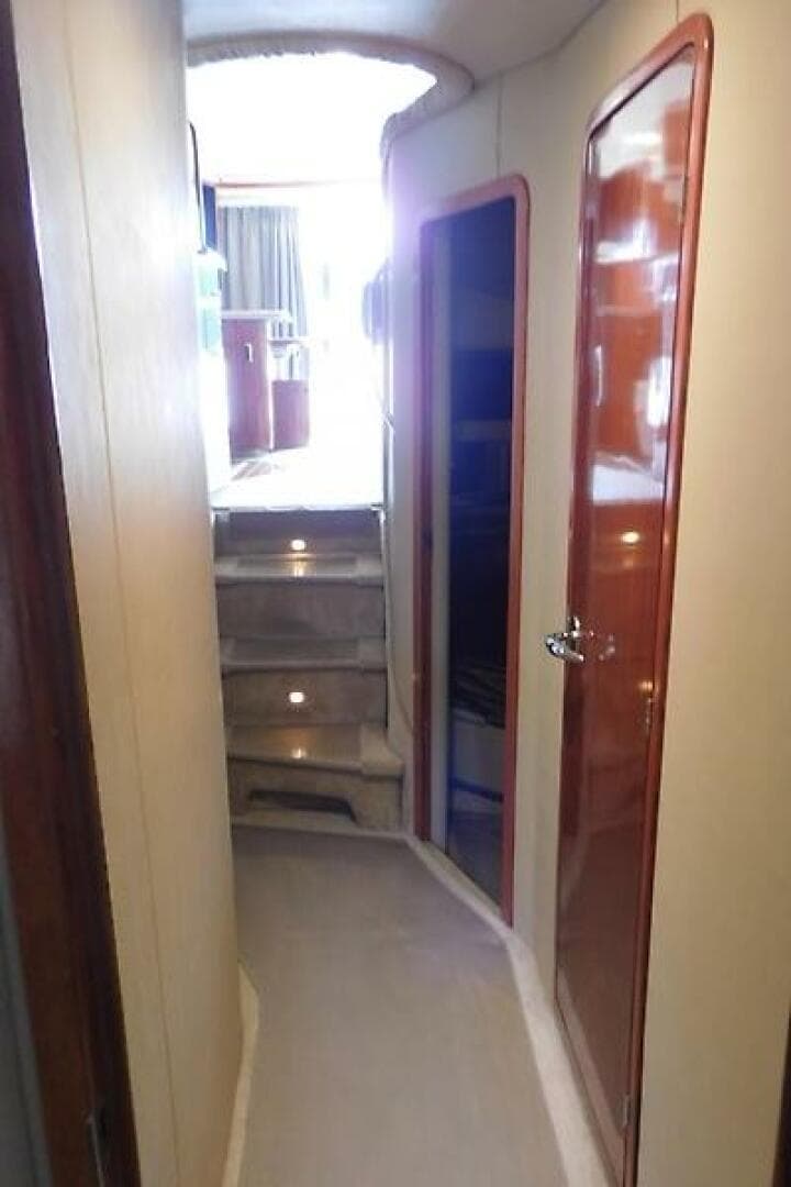 2003 Sea Ray 480 Sedan Bridge — photo 46