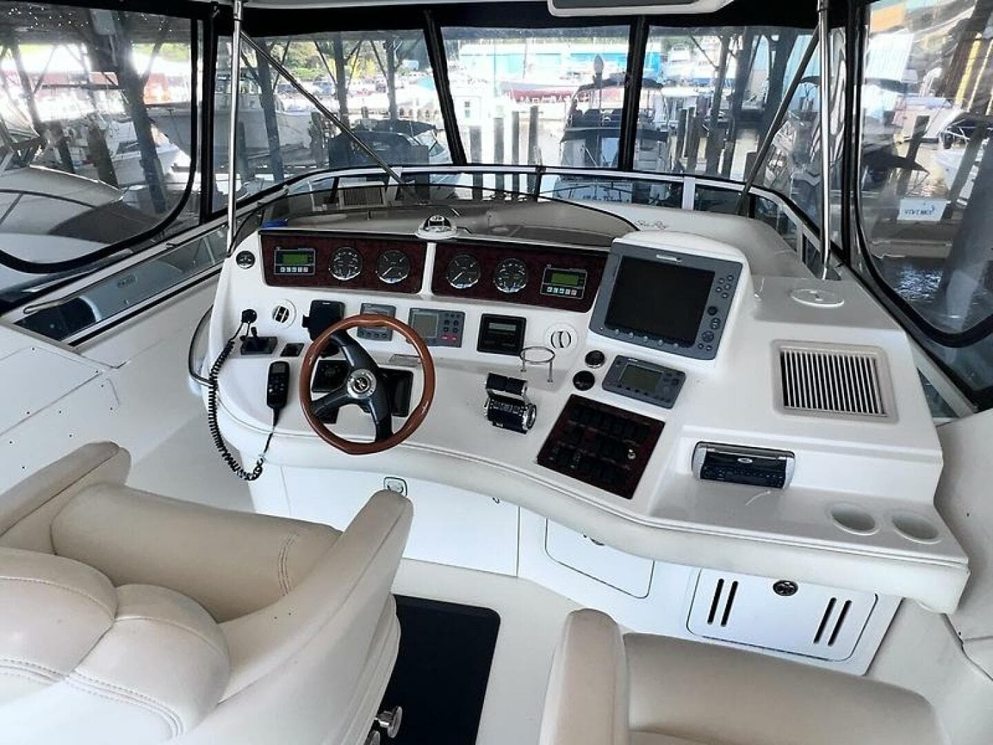 2003 Sea Ray 480 Sedan Bridge — photo 12
