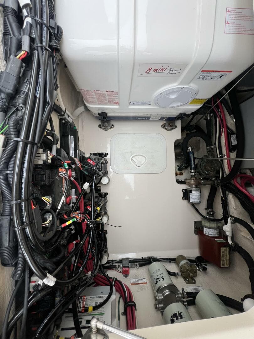 2018 Grady-White 370 Express — photo 27