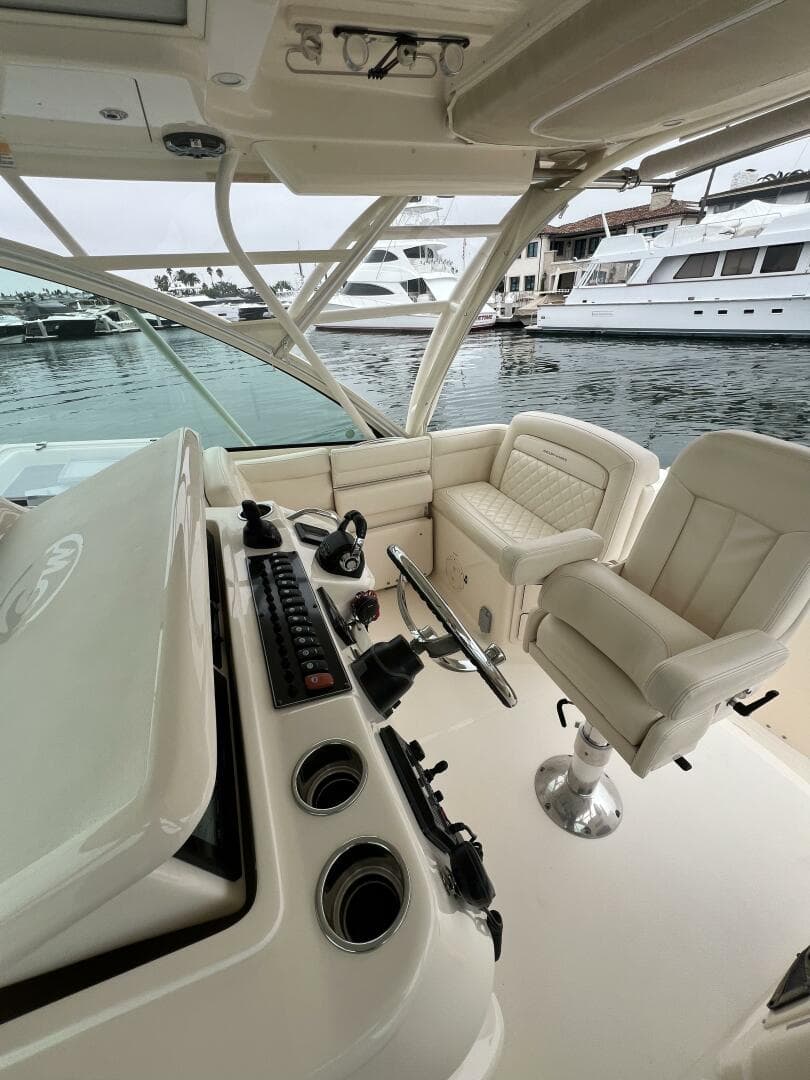 2018 Grady-White 370 Express — photo 15