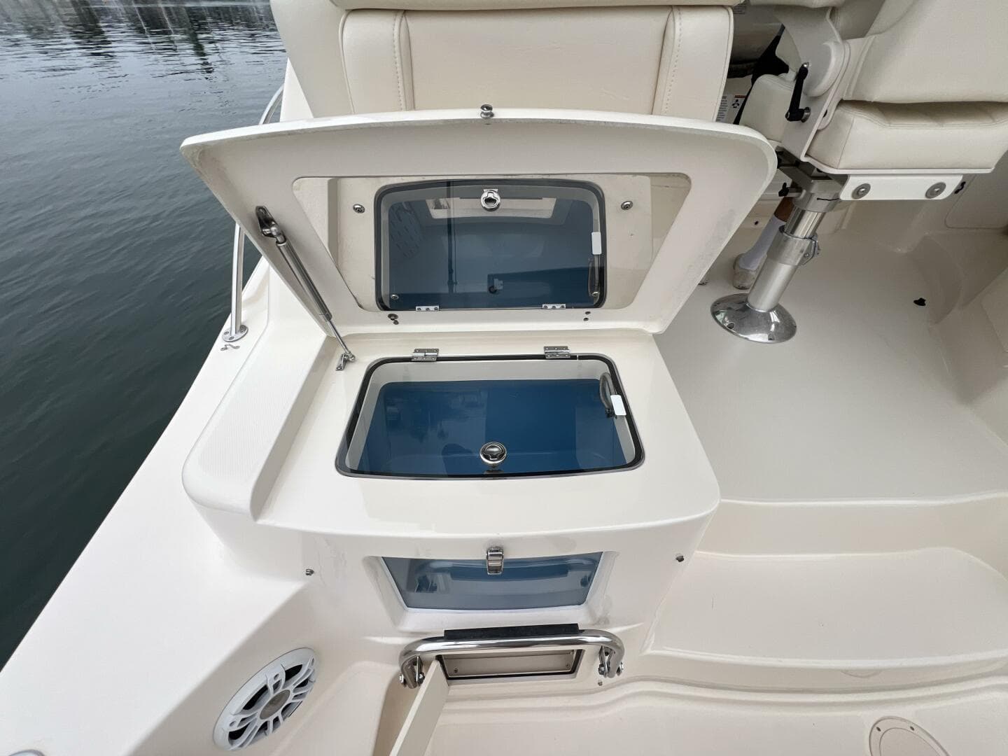2018 Grady-White 370 Express — photo 22