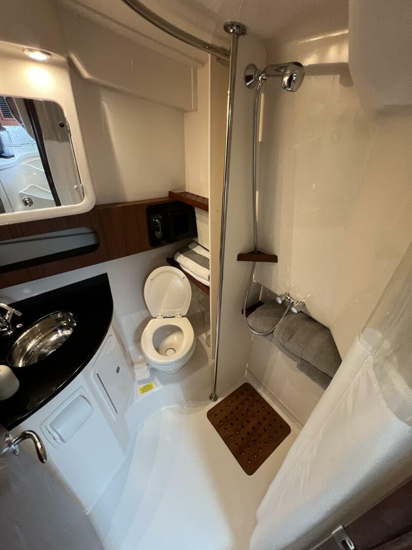 2018 Grady-White 370 Express — photo 11