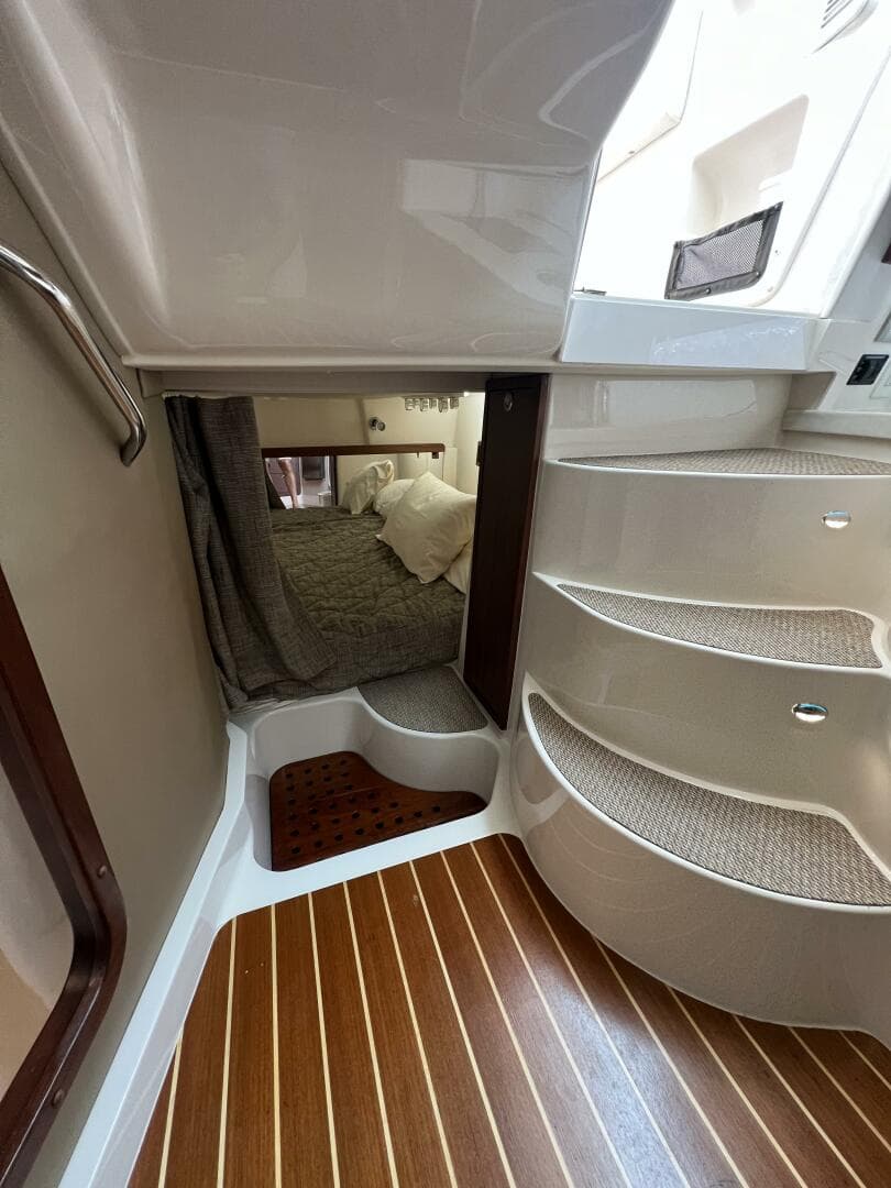 2018 Grady-White 370 Express — photo 13