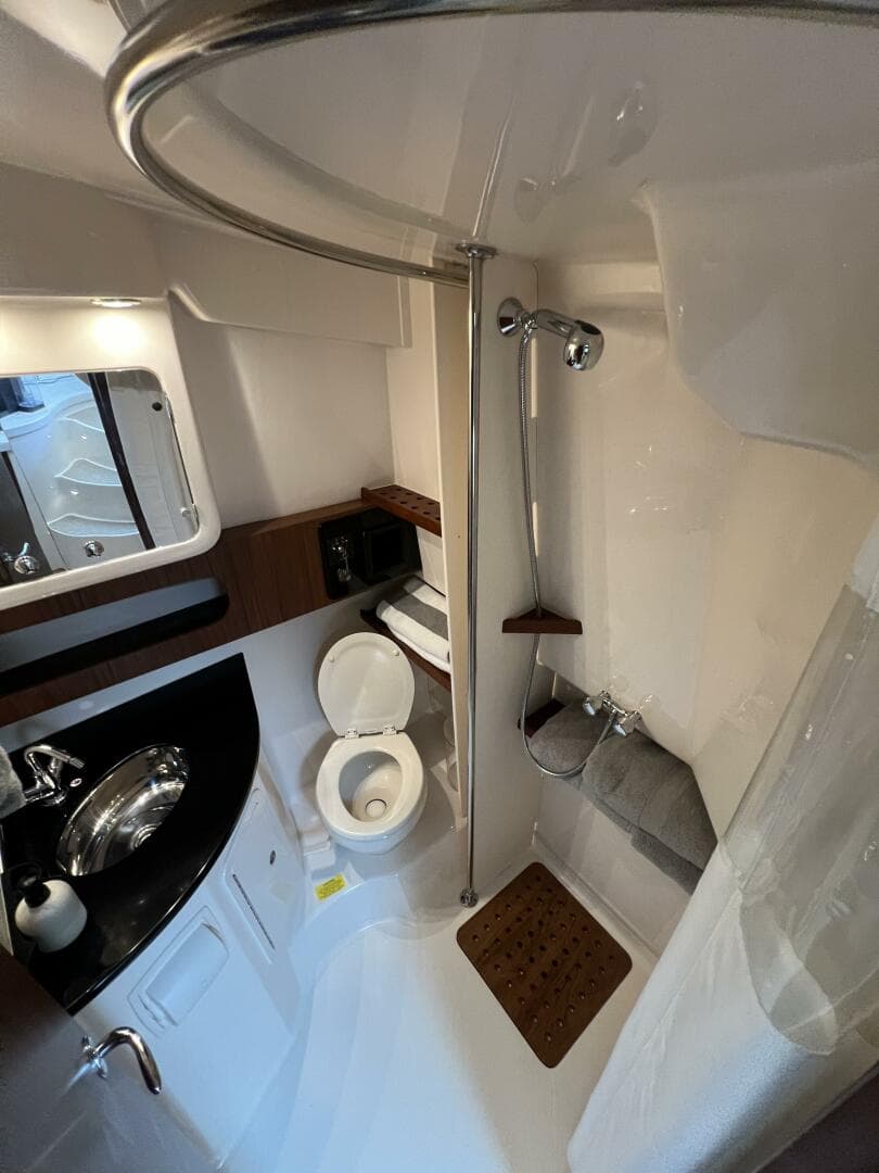 2018 Grady-White 370 Express — photo 12