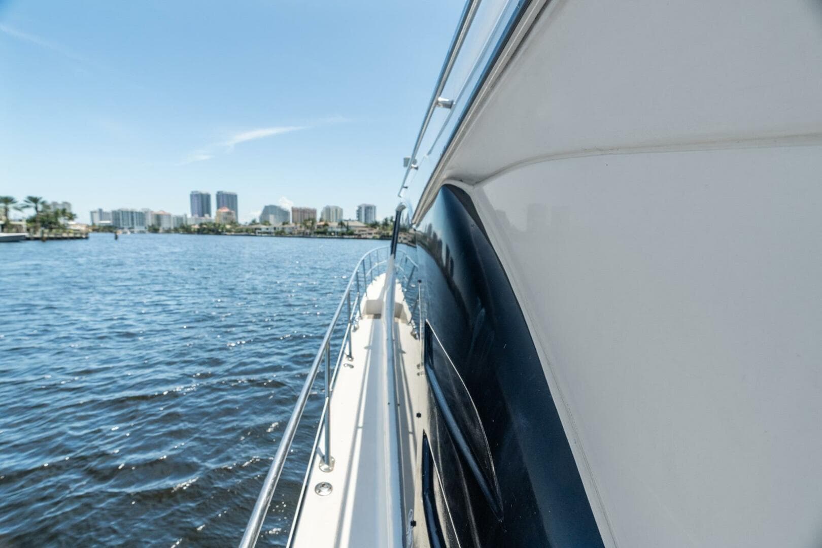 2001 Sea Ray 540 Cockpit — photo 43