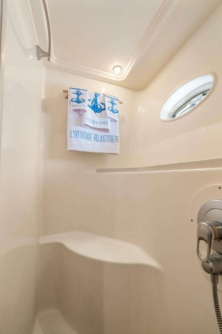 2001 Sea Ray 540 Cockpit — photo 37