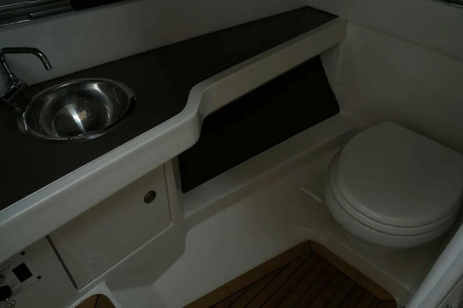 2023 Sea Ray Slx 310 Outboard — photo 25