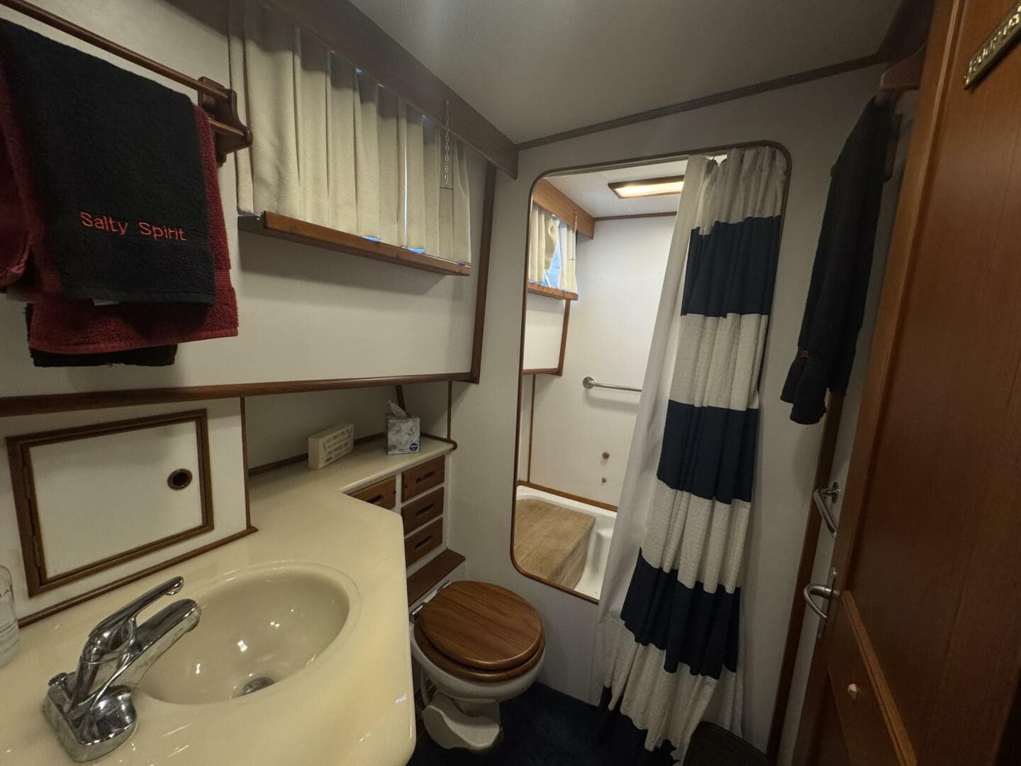 1997 Grand Banks Europa 46 — photo 85