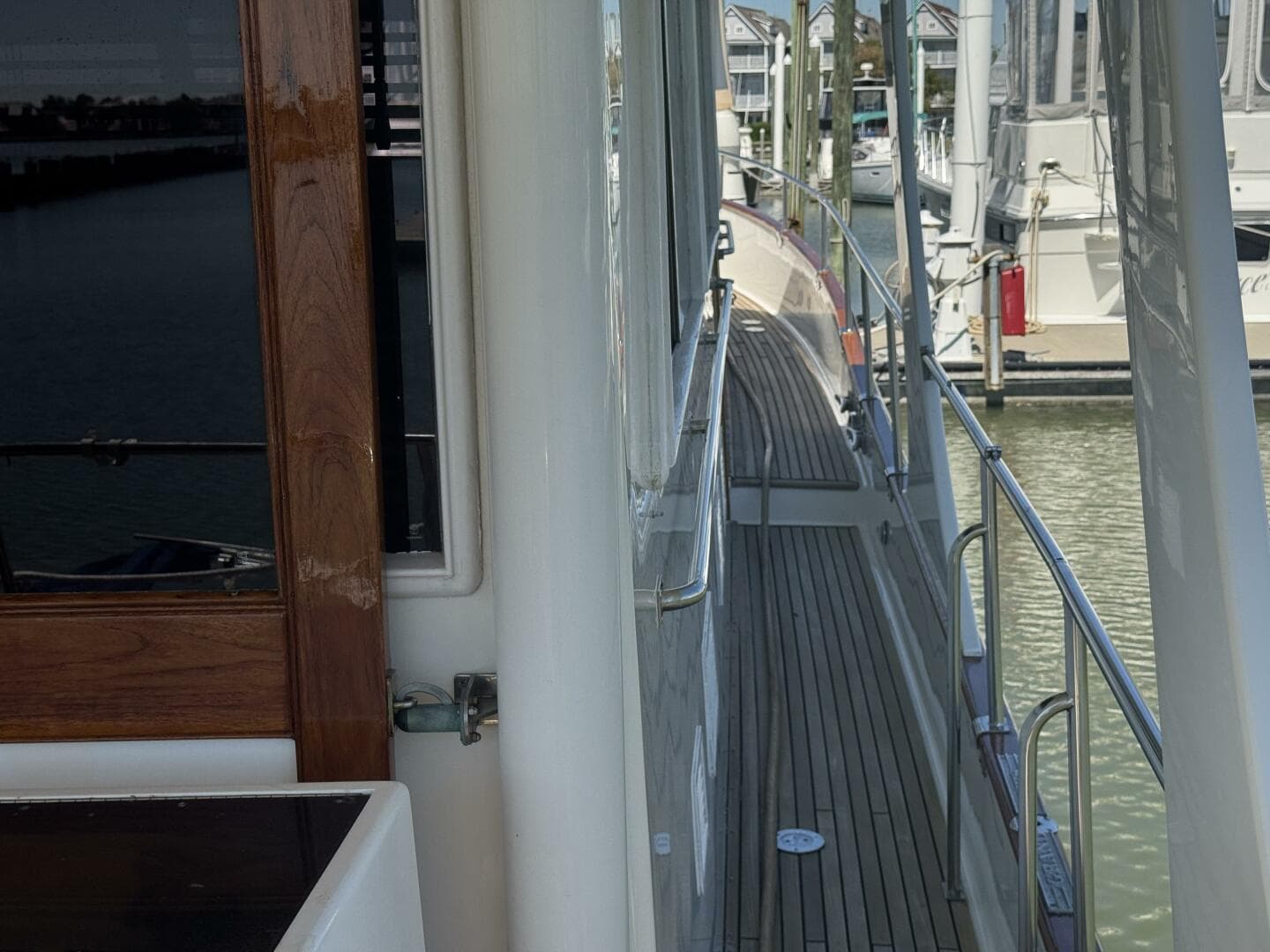 1997 Grand Banks Europa 46 — photo 19