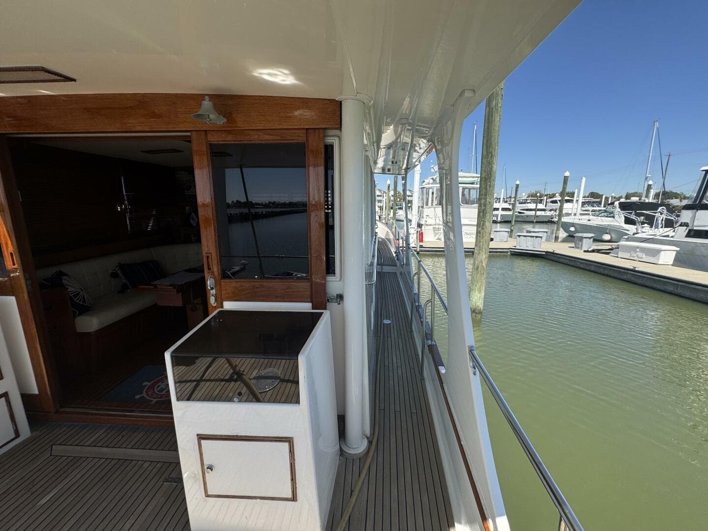 1997 Grand Banks Europa 46 — photo 25