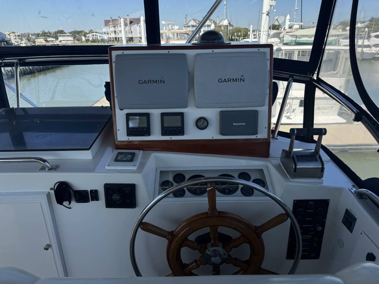 1997 Grand Banks Europa 46 — photo 46