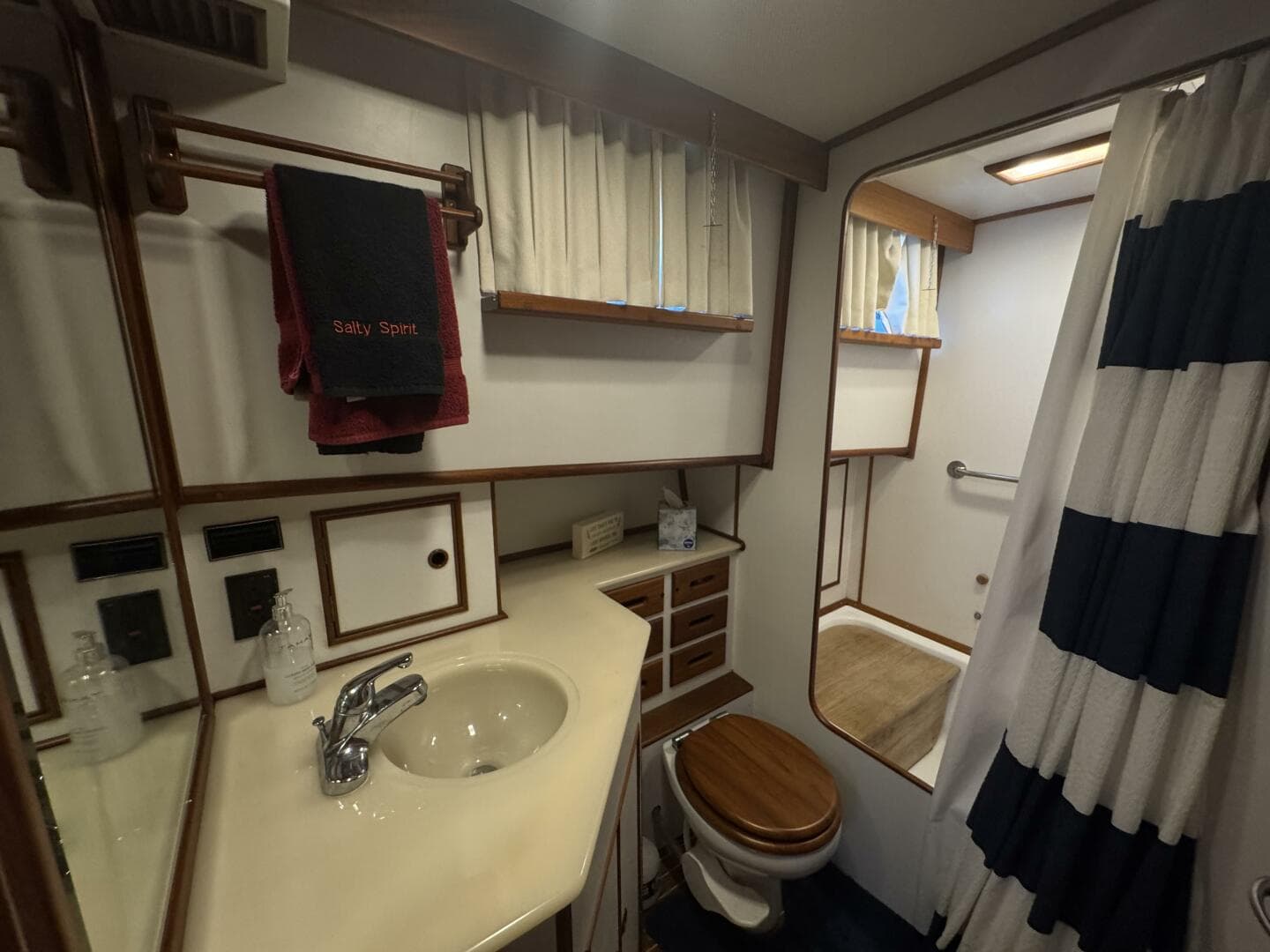 1997 Grand Banks Europa 46 — photo 86