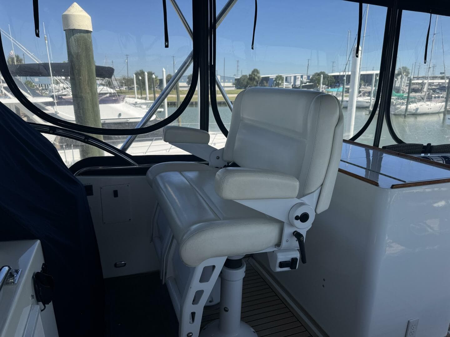 1997 Grand Banks Europa 46 — photo 44