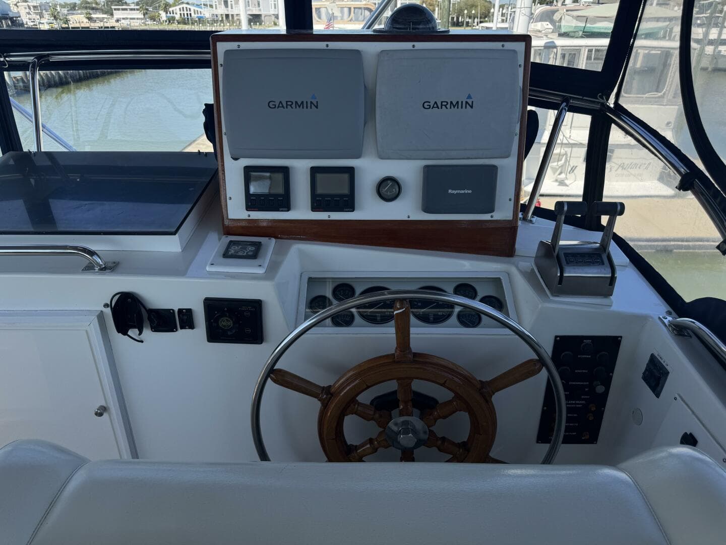 1997 Grand Banks Europa 46 — photo 45