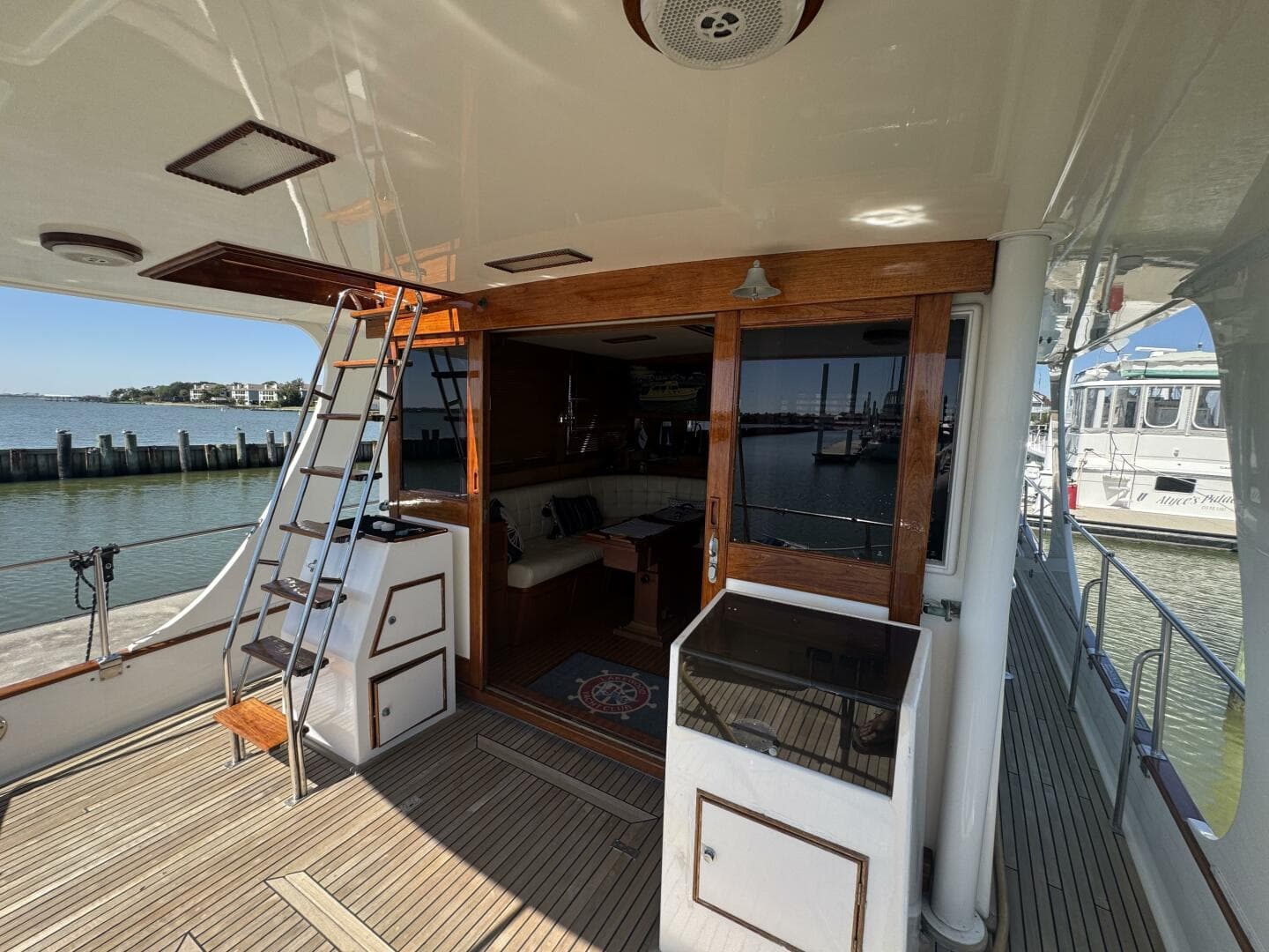 1997 Grand Banks Europa 46 — photo 22