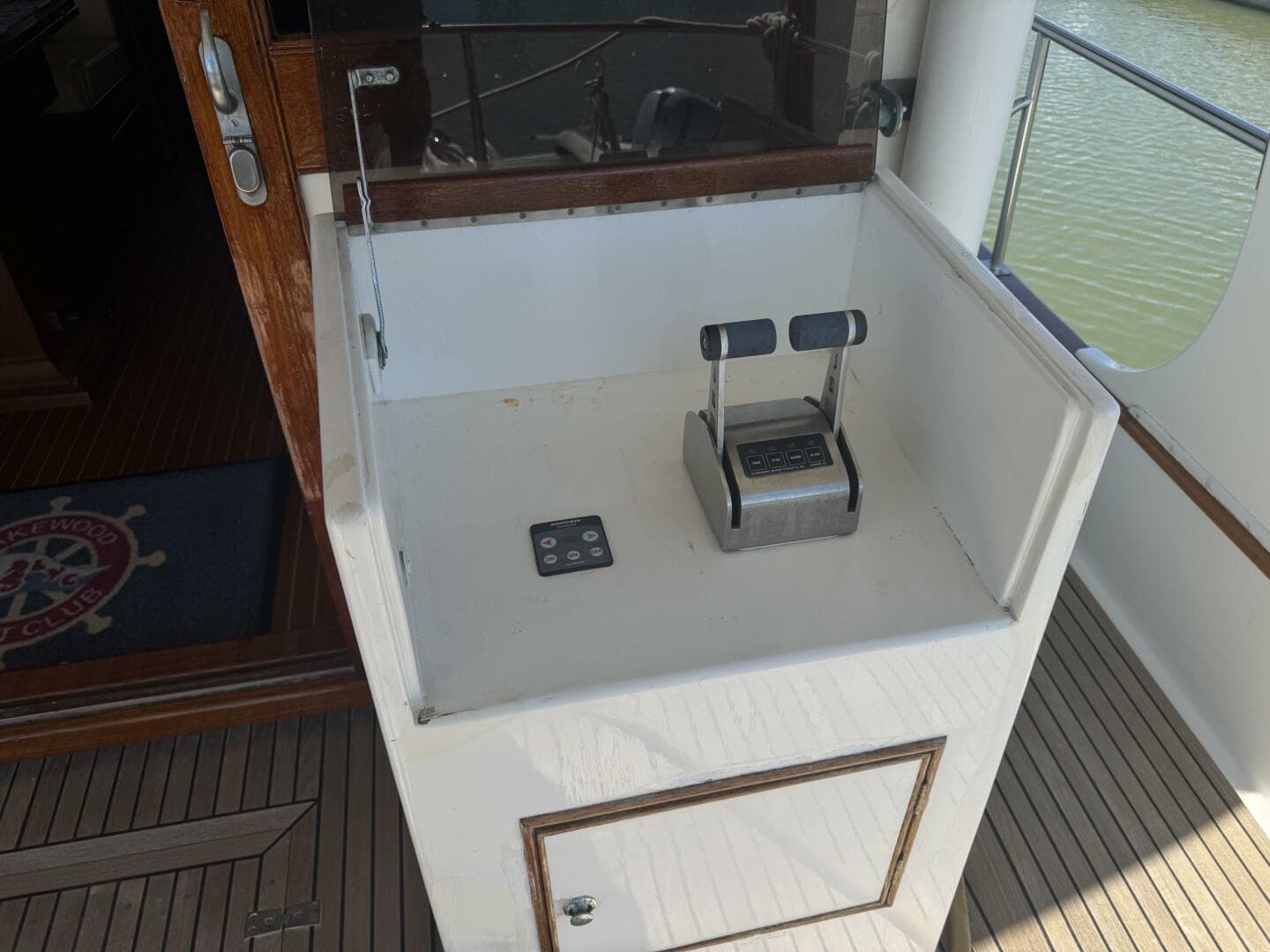 1997 Grand Banks Europa 46 — photo 21