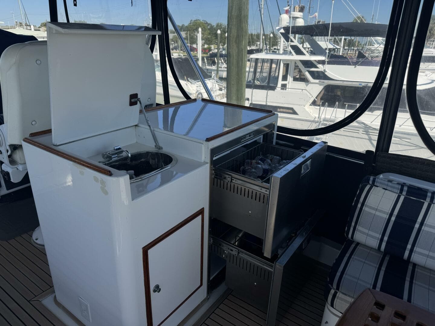 1997 Grand Banks Europa 46 — photo 39