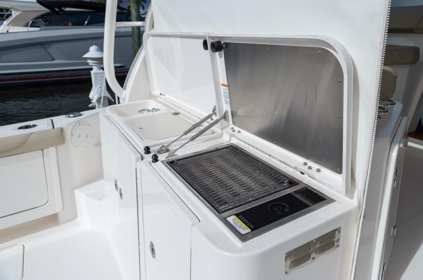 2018 Pursuit OS 385 — photo 19