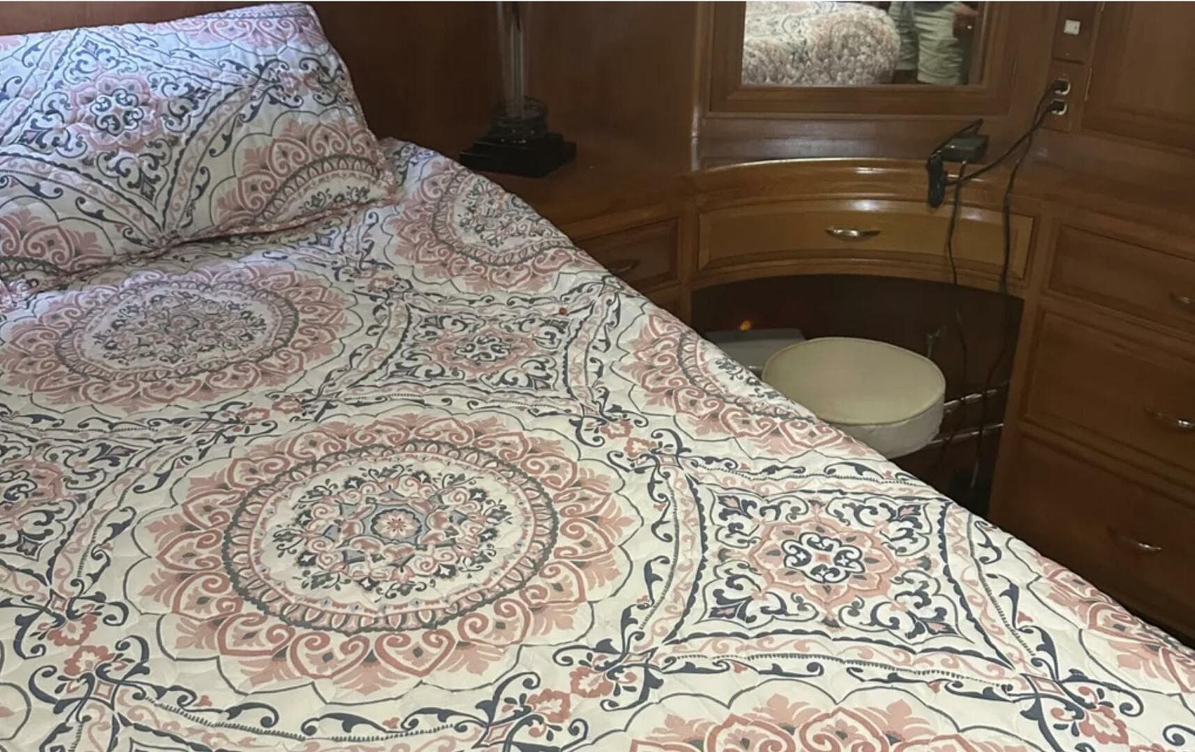 1988 Ocean Alexander 42 Aft Cabin — photo 8