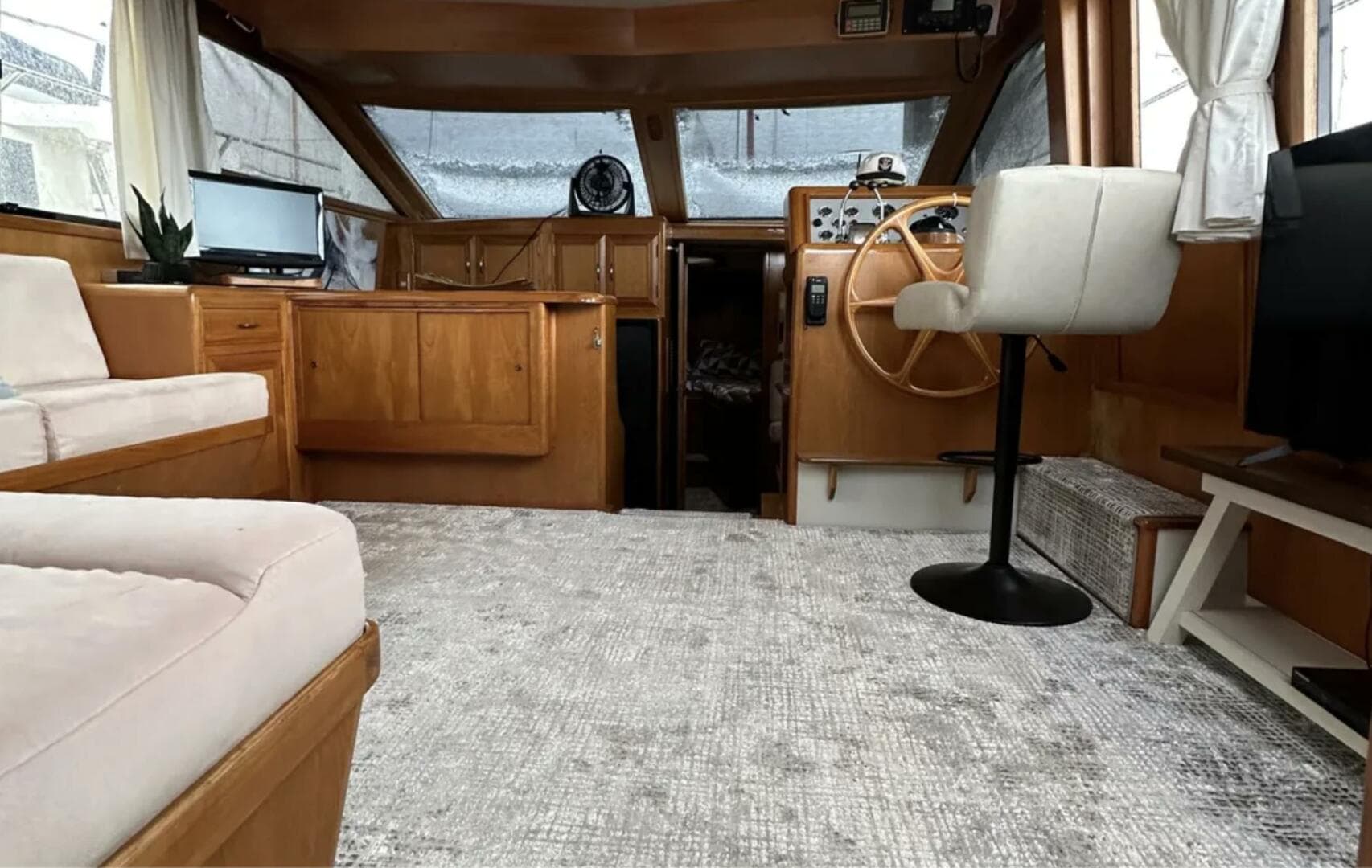 1988 Ocean Alexander 42 Aft Cabin — photo 14