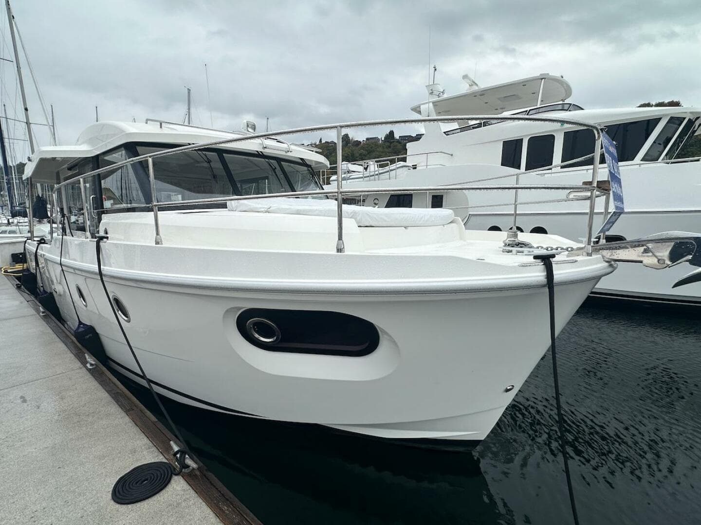 2024 Beneteau Swift Trawler 41 Sedan — photo 8