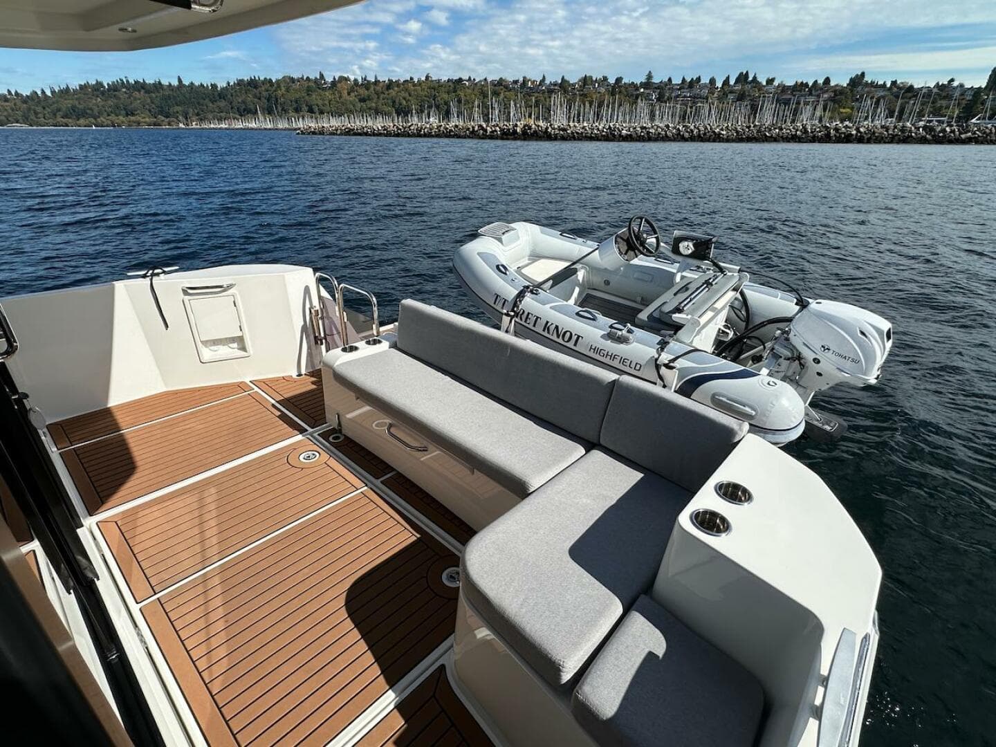 2024 Beneteau Swift Trawler 41 Sedan — photo 17