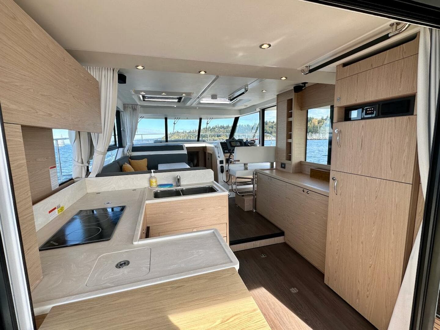 2024 Beneteau Swift Trawler 41 Sedan — photo 33