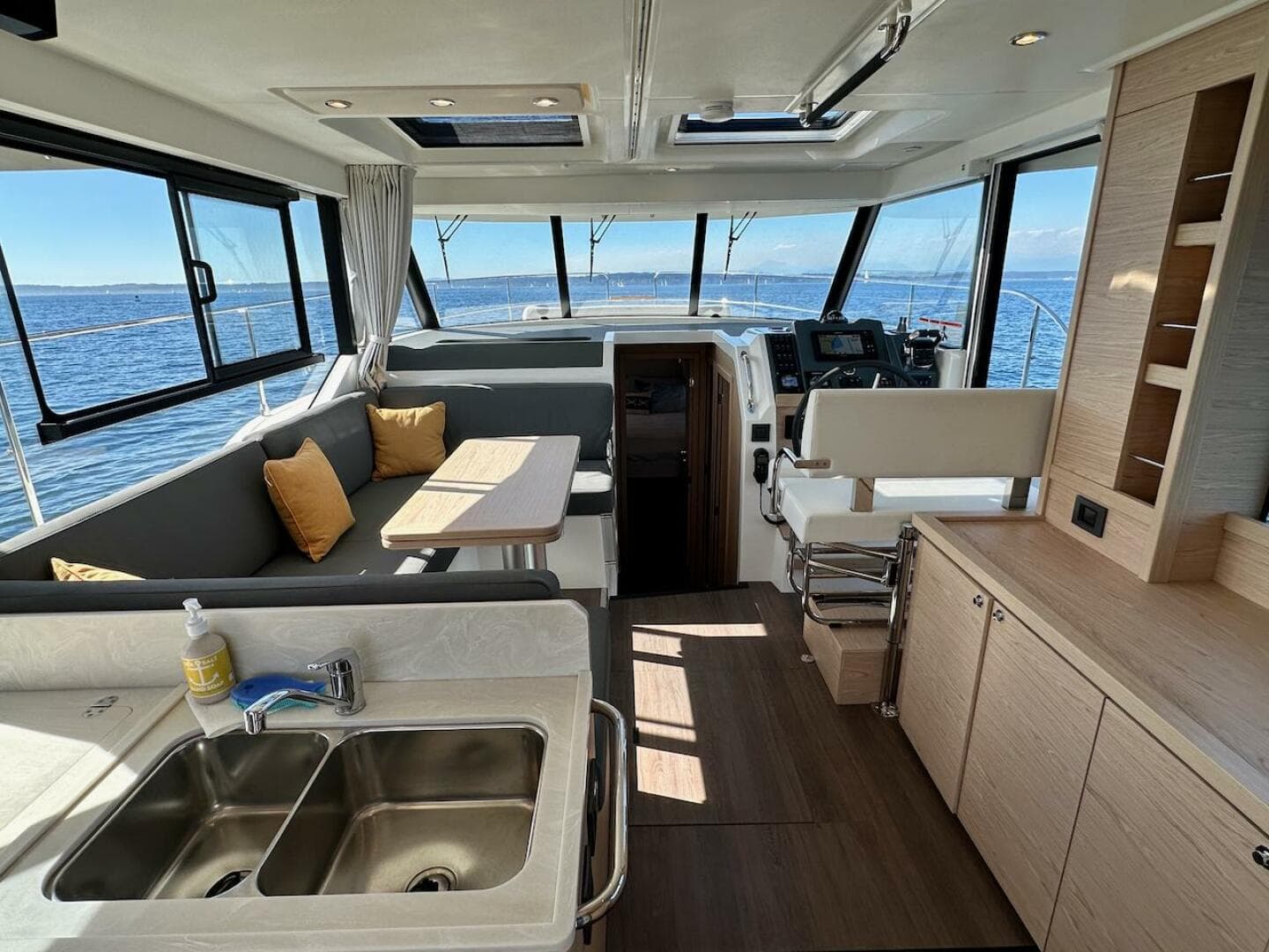 2024 Beneteau Swift Trawler 41 Sedan — photo 40