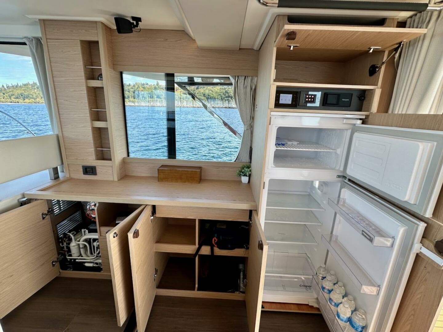 2024 Beneteau Swift Trawler 41 Sedan — photo 38