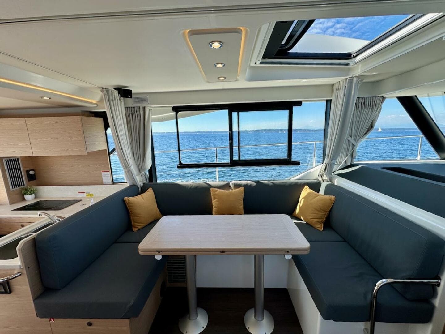 2024 Beneteau Swift Trawler 41 Sedan — photo 42
