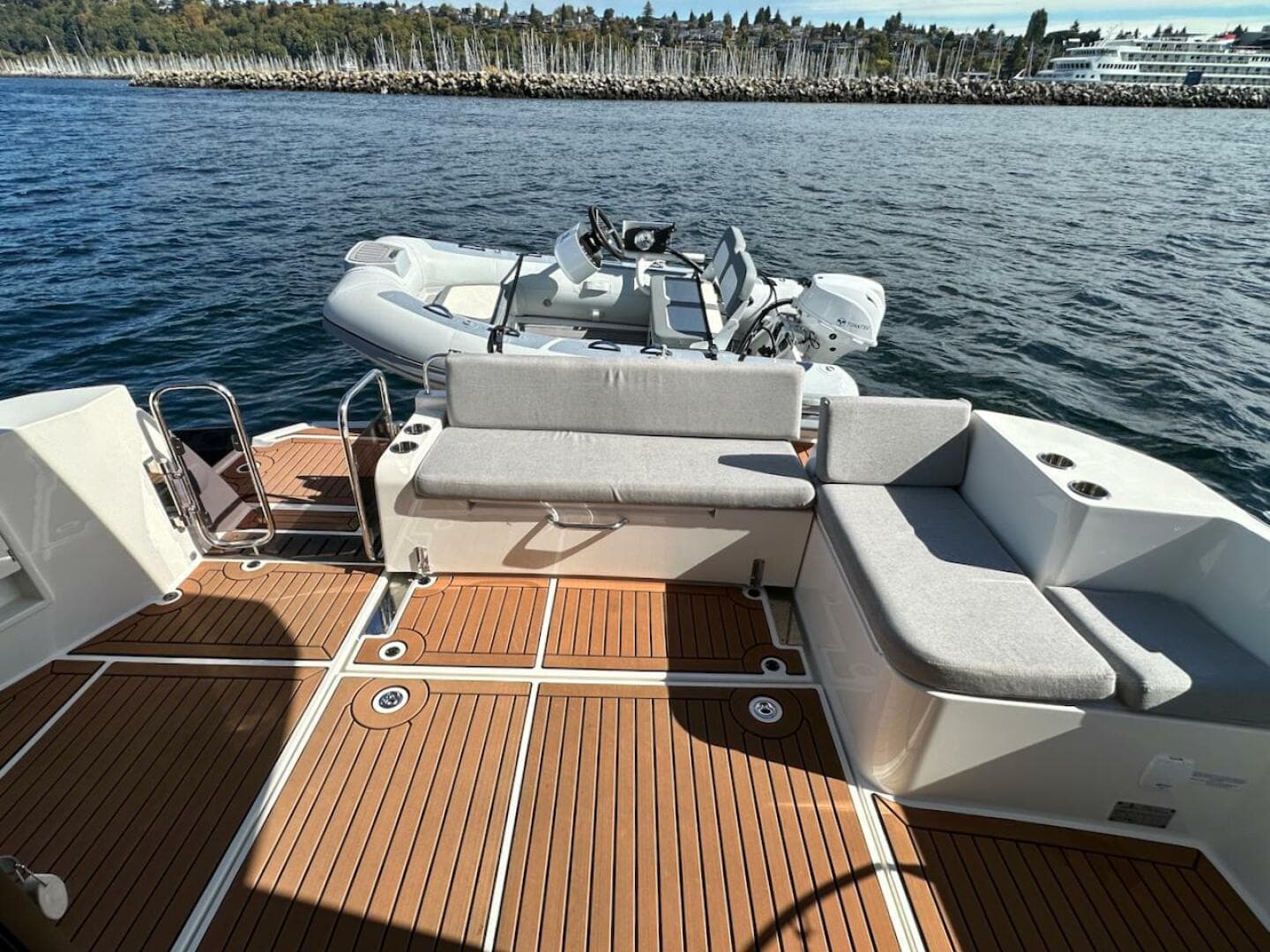 2024 Beneteau Swift Trawler 41 Sedan — photo 15