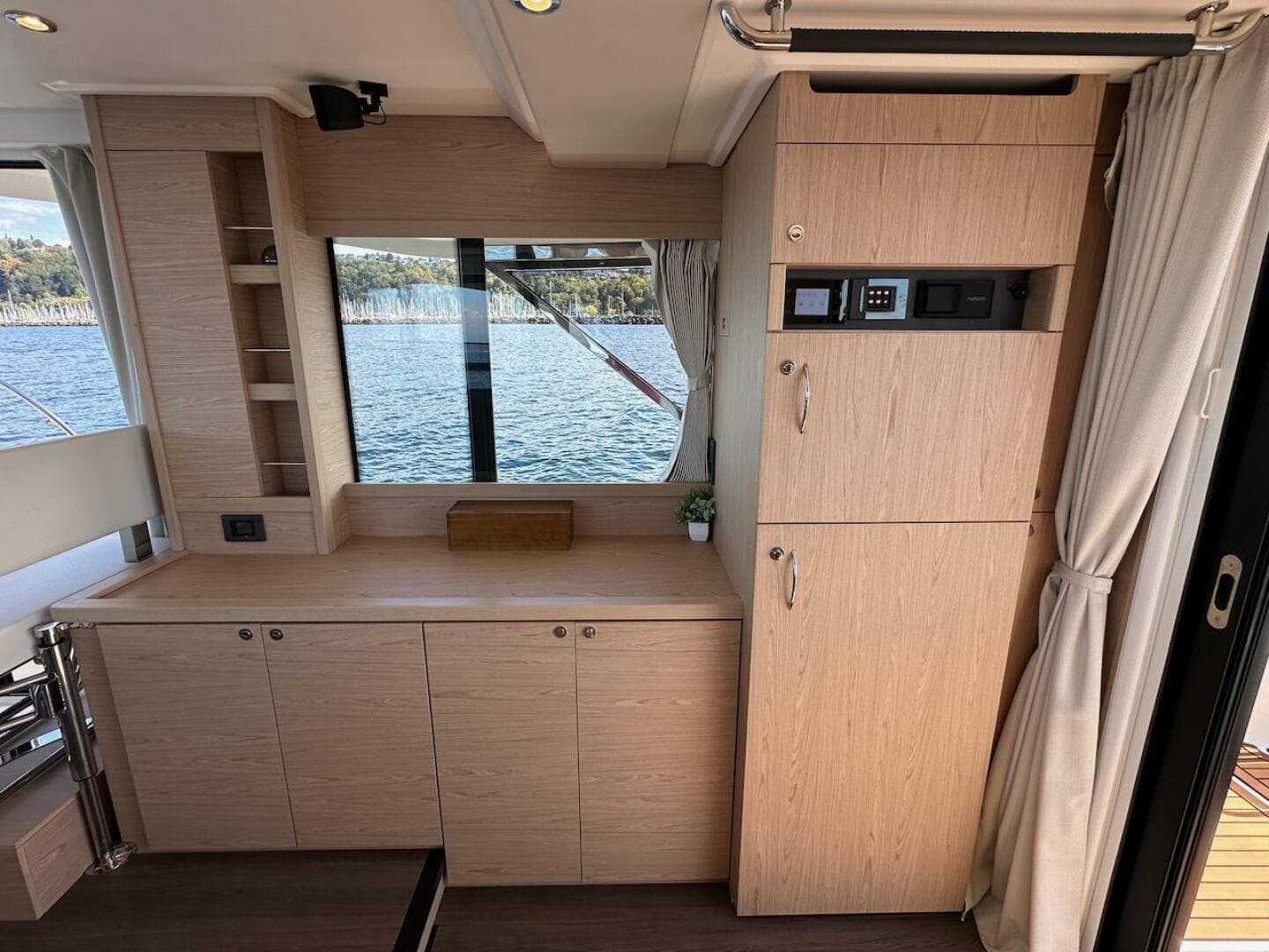 2024 Beneteau Swift Trawler 41 Sedan — photo 37