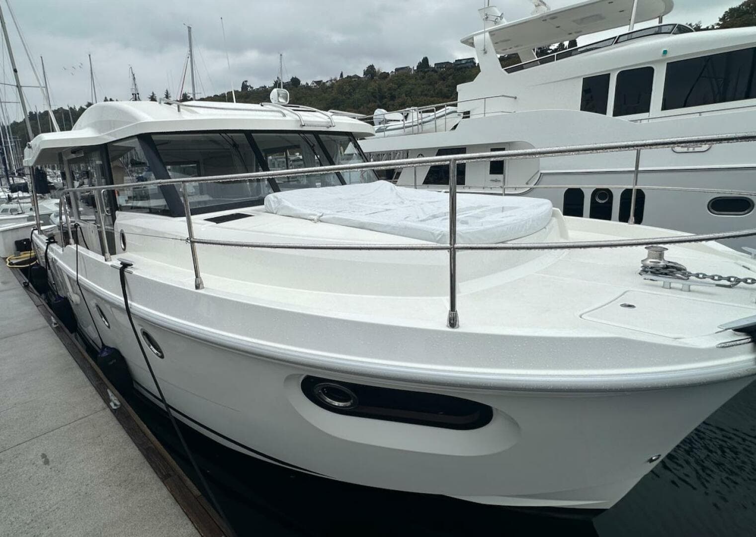 2024 Beneteau Swift Trawler 41 Sedan — photo 9